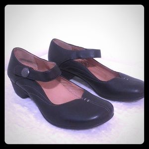 Women’s Taos shoes size 39 8